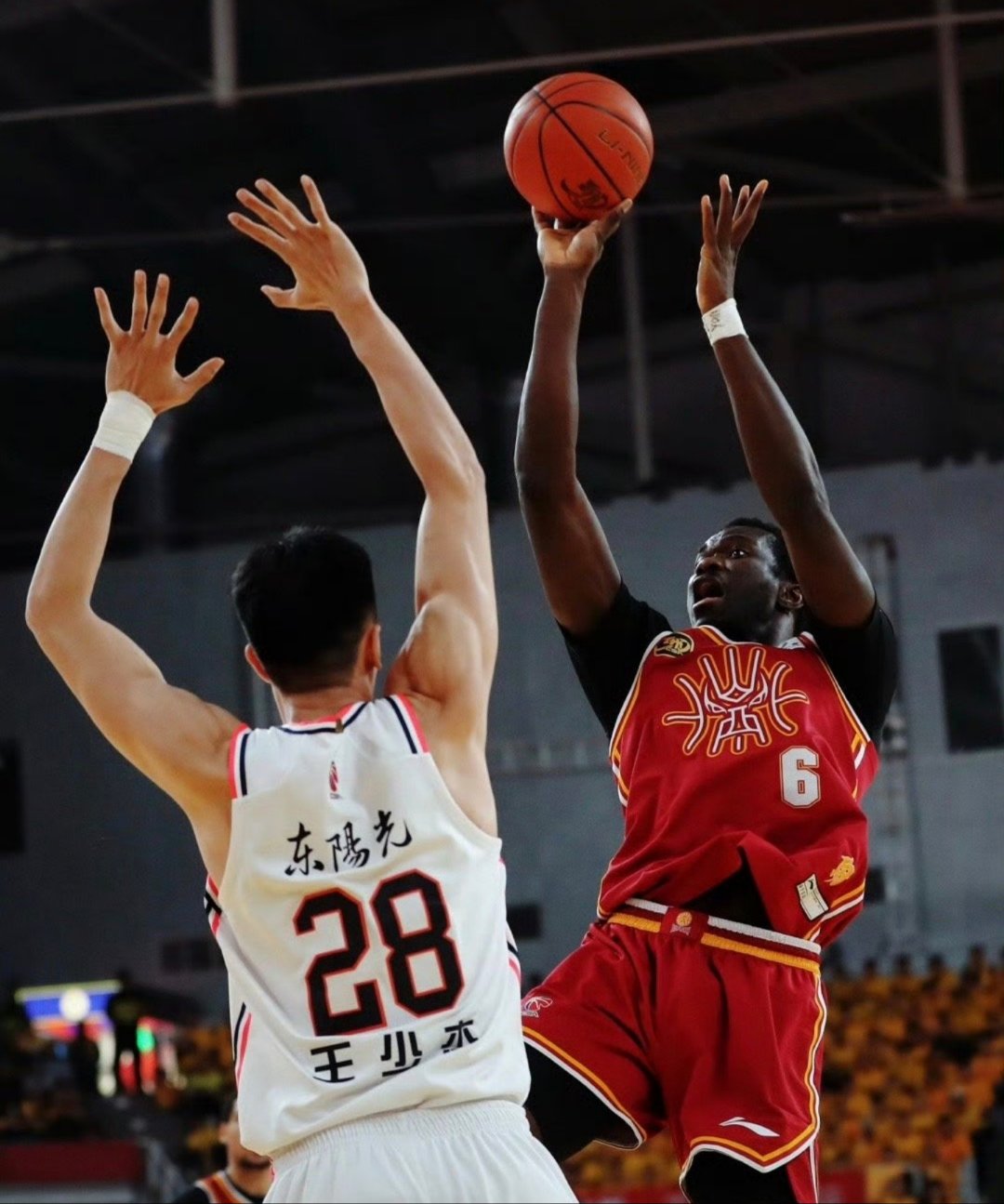 关于CBA常规赛今夜再迎强敌，亚特兰大刷新队史纪录，主帅态度——底气十足，赛程密集仍需轮换的信息