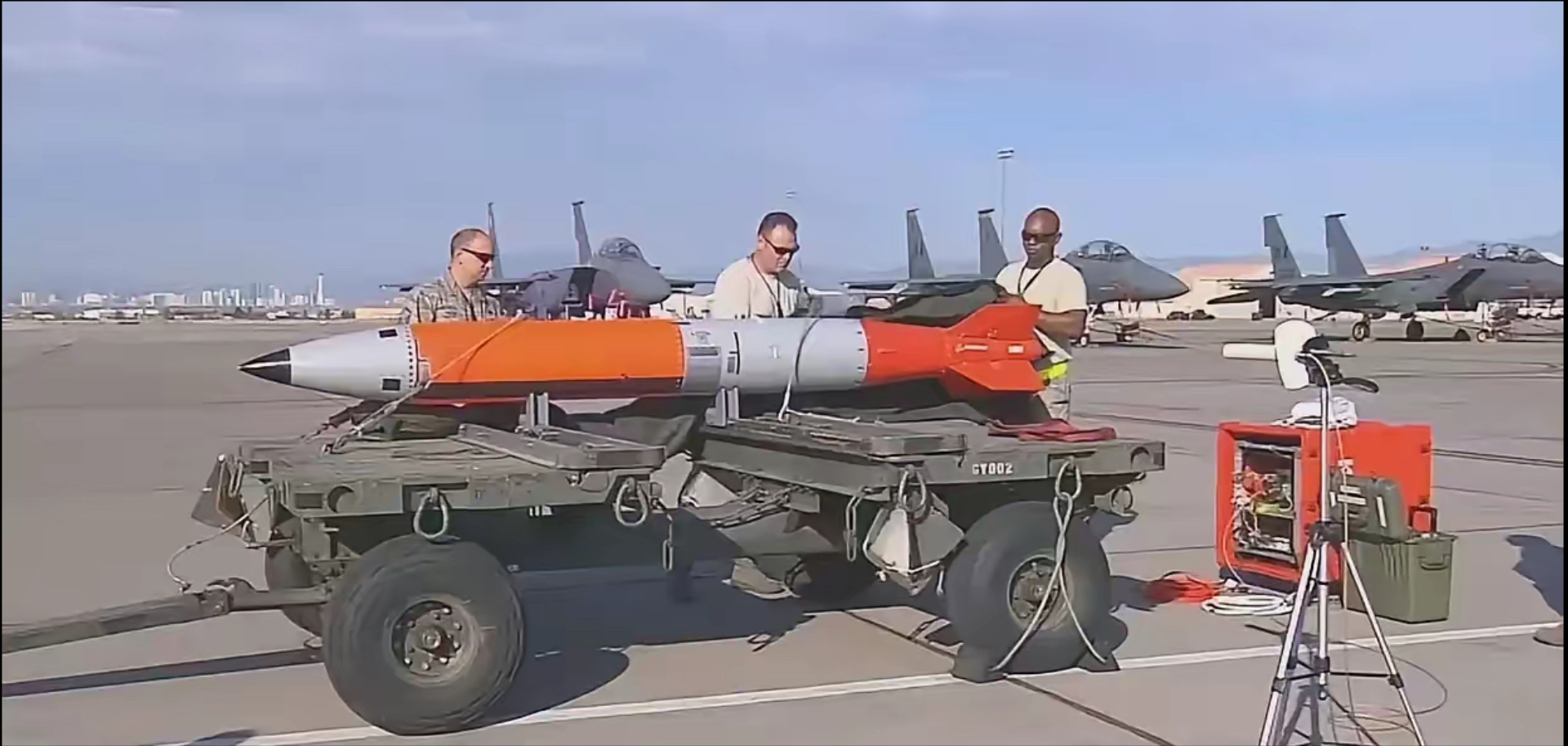 俄克拉荷马雷霆发布备战花絮，集结日内部沟通，英超任务艰巨，轮换策略成焦点 