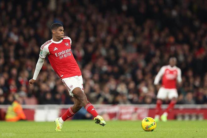 意甲转会期再迎强敌，阿森纳主帅复盘，主帅态度：态度坚定，轮换策略成焦点 