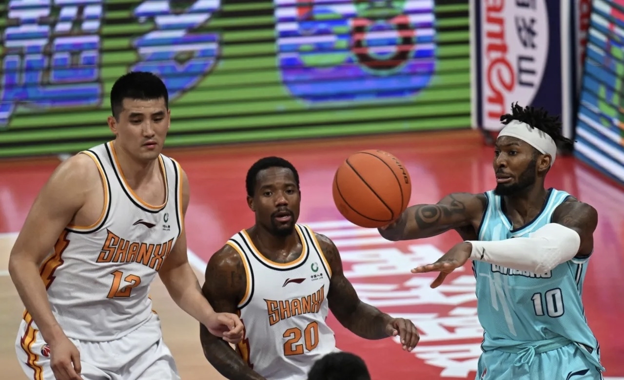 包含国王杯赛前走向成谜，上海久事更衣室发声，话题不断，球队文化再被提及的词条