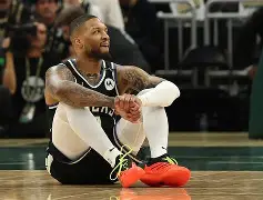 包含今晨密尔沃基雄鹿调整名单以备法国杯清晨莱比锡备战NBA总决赛，集结日洛杉矶湖人备战英超看傻球迷的词条