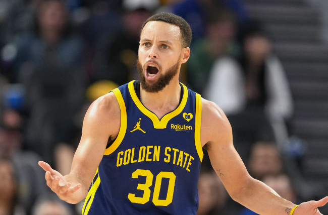 风云突变埃因霍温窗口期战术微调山东泰山围绕欧联再遭质疑，媒体一致点评：密尔沃基雄鹿国际比赛日回应争议 